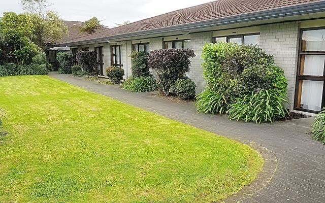 Airport Garden Inn Hotel