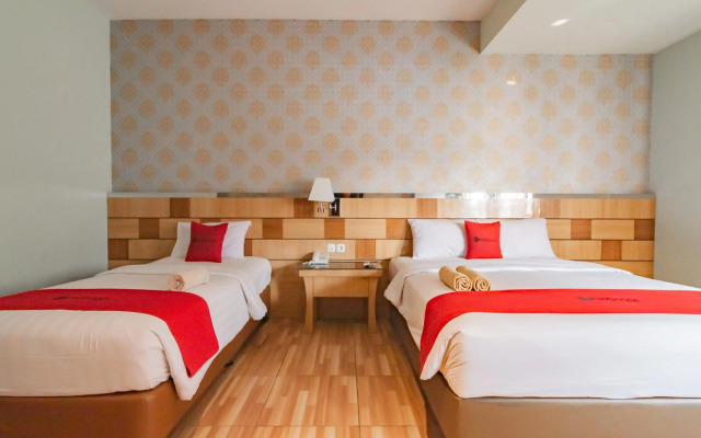 RedDoorz near Pasar Baru Bandung