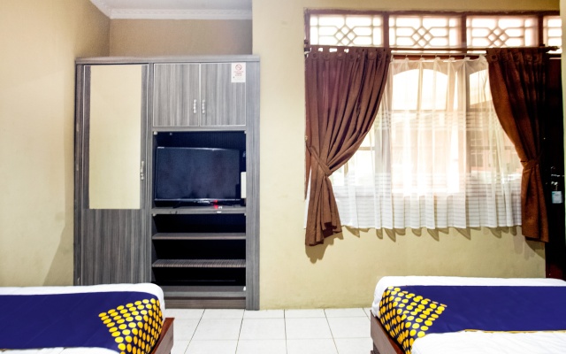 SPOT ON 3858 Elsana Transit Hotel