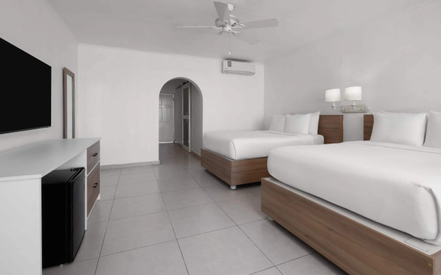 Grand Decameron Montego Beach, A Trademark All-Inclusive Resort