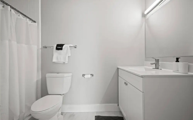 A Unique 2BR 2BA Stay