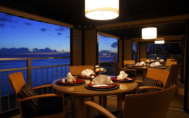 Kaimana Beach Hotel