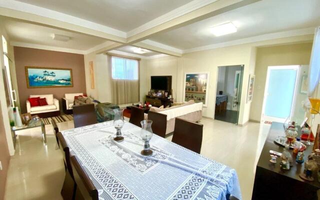 Lindo residencial a 350m do Farol da Orla