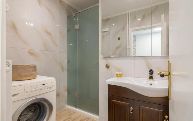 Minimal 2 bedroom apt near the Athens Concert Hall