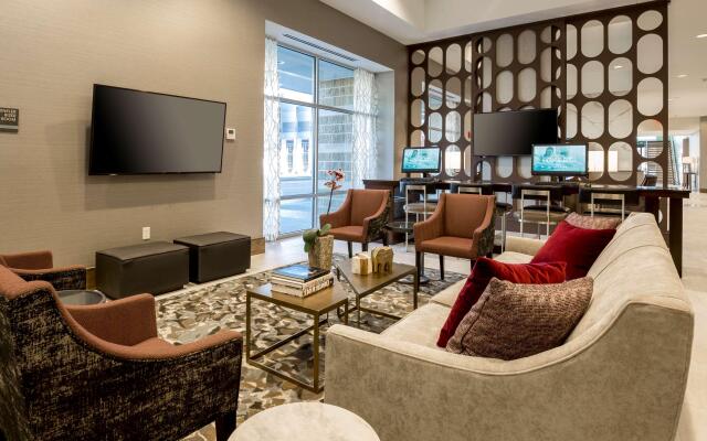 DoubleTree by Hilton Evansville