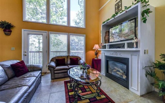 Smokey's Hideout - One Bedroom Cabin