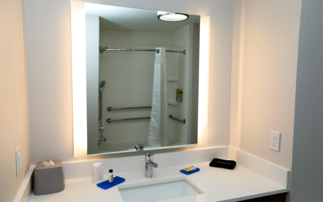 Holiday Inn Express : Hillsboro I-35 by IHG