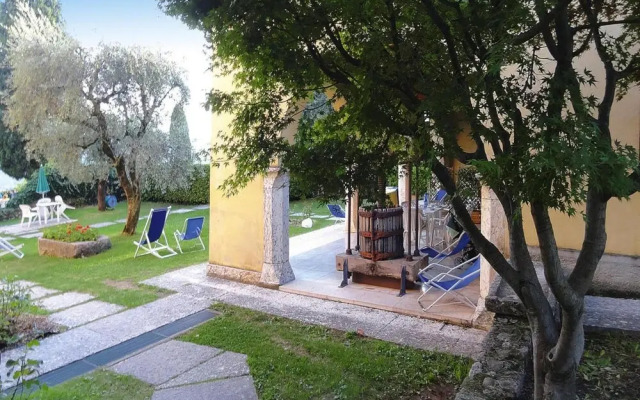 Residence La Filanda in Costermano With Pool