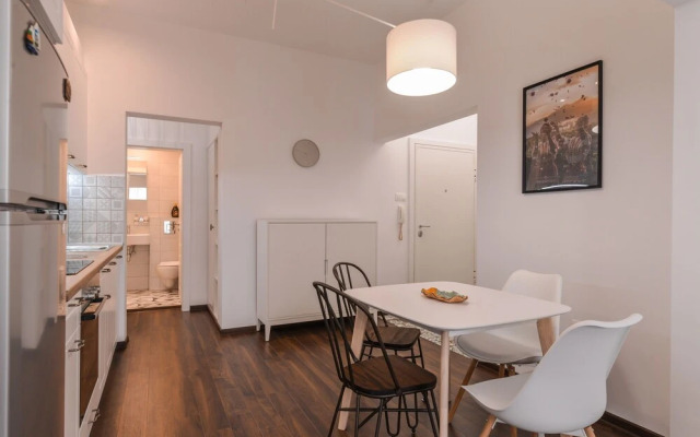 FM Luxury 2-BDR Apartment - Geometric