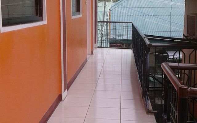 Buena Lynne's Resort Annex