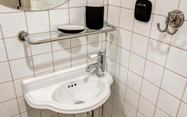 SKY B4 (Скай Б4)