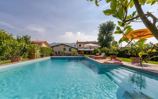 Villa Pallina With Pool
