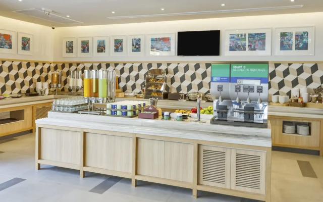 Holiday Inn Express Bangkok Sathorn