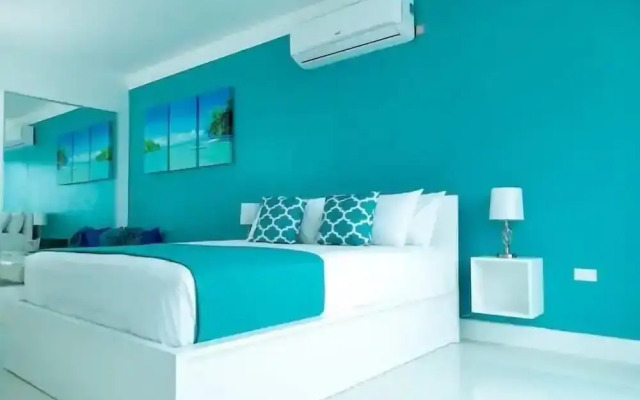 Apartment with roof top pool