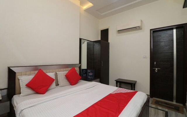 Oyo 24723 Hotel Atul Palace