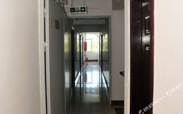 Sanya Yuefang Hotel (Sanya Bay Pedestrian Street)