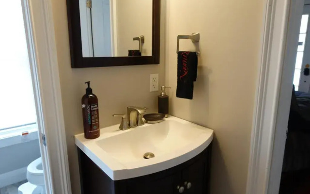 Naomi's Inn Bed & Breakfast