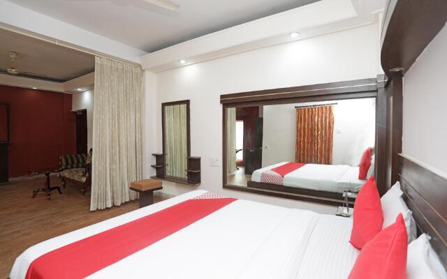 OYO 3072 Royal Villa