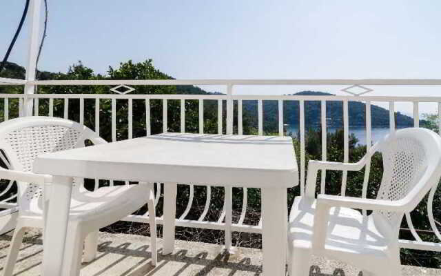 Rosa Apartments