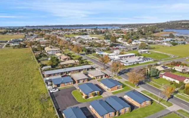 Kellraine Beach Cottages