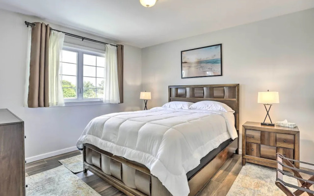 Ideally Located Glen Cove Apartment!