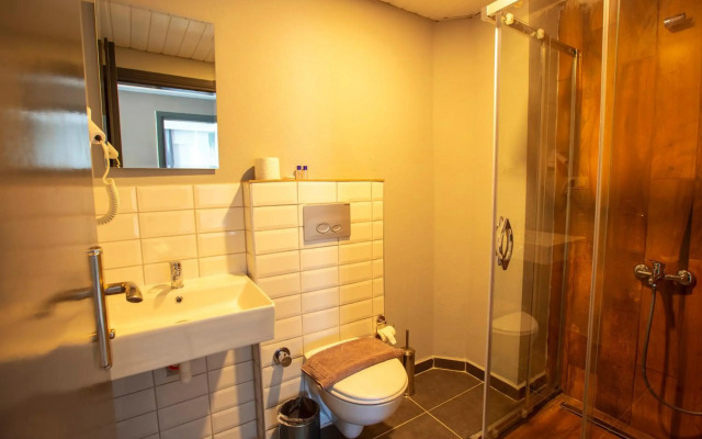 HMA Hotel & Suites