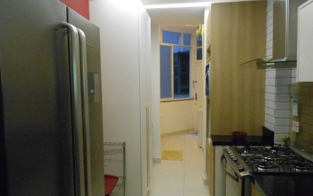 Gohouse - Atlantica 702 B