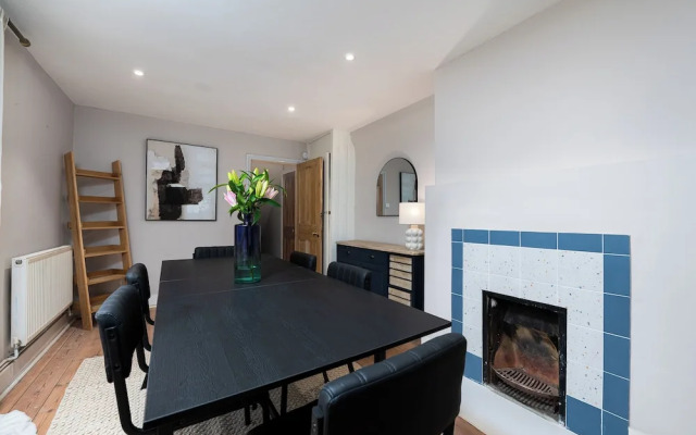 VESTO Three Bedroom Apartment in Clapham