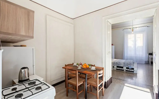 Cerami Studio Flat