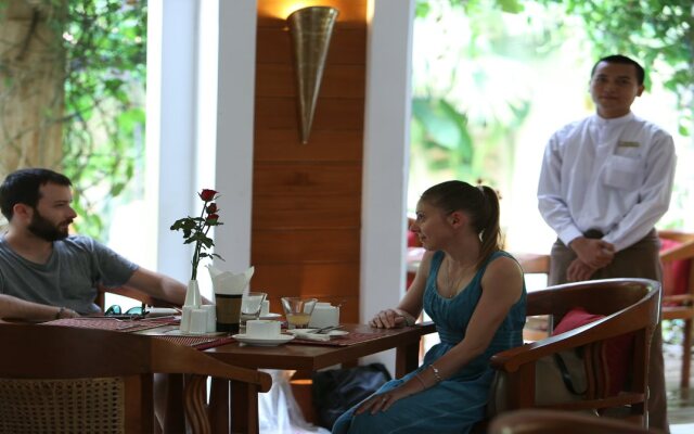 Areindmar Hotel
