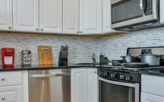 Wonderful 2br/1ba in North End by Domio