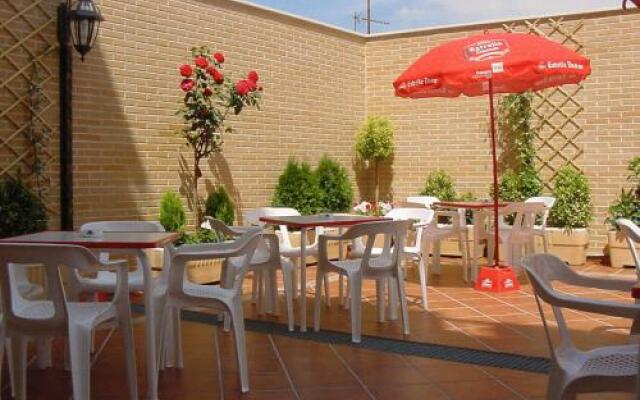 Hostal Toledano-Victoria
