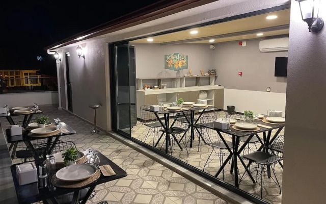 Grand Aura Hotel
