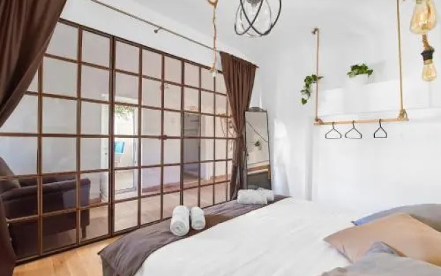 Attic Downtown by CityLife Suites