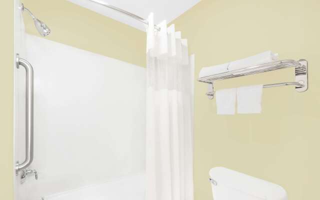 Baymont By Wyndham Snyder