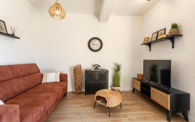 HANA Luxury apartment with sea view