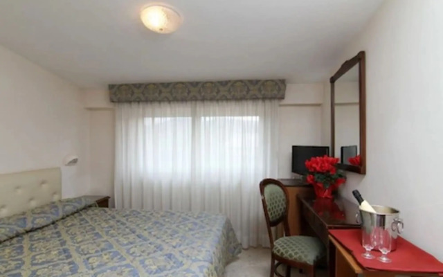 Mondial Park Hotel