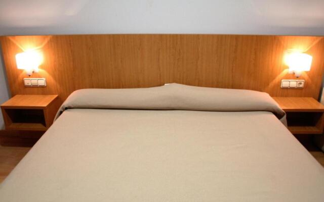 Ashotels Monreal Del Campo