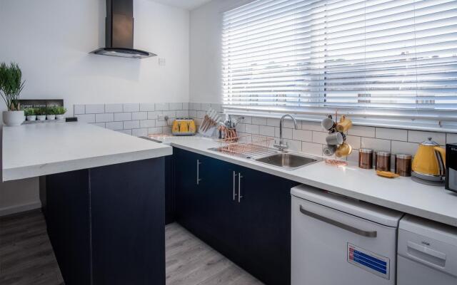 Ivy Cellar - 2 Bedroom Apartment - Tenby