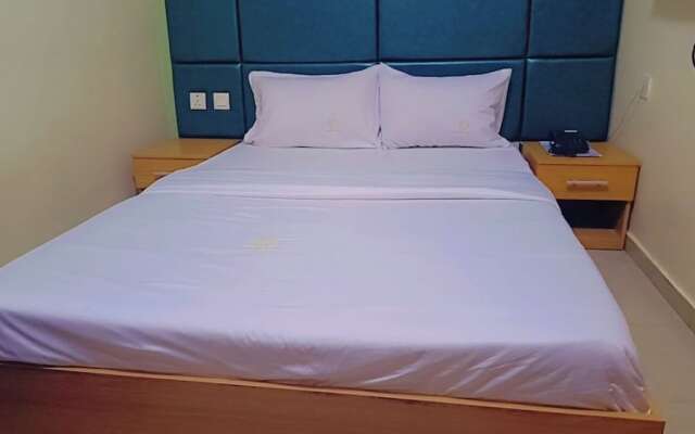 Ikad Hotel and Suite Borno Way