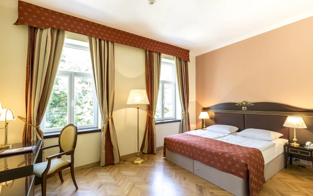 Hotel Kvarner Palace