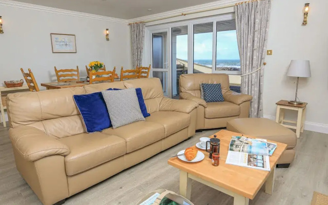 7 Thurlestone Rock
