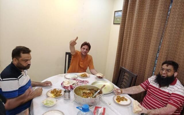 Ringchan Guest House & Restaurant