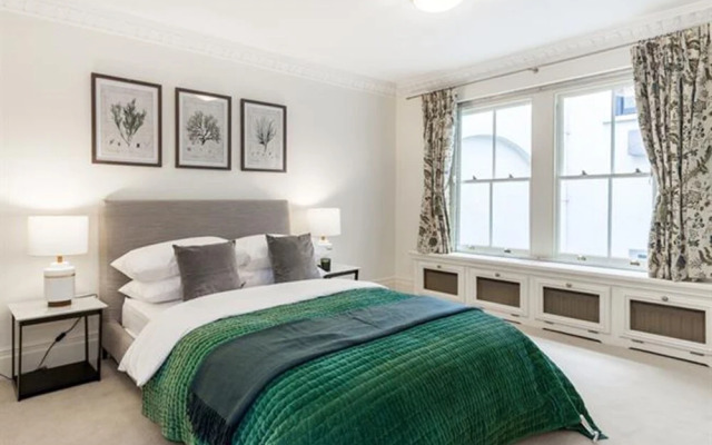 Cleveland Square Mansions