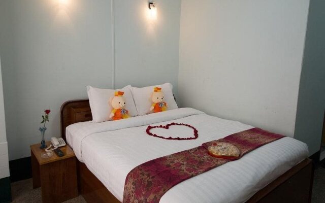 Kaung Wai Hotel