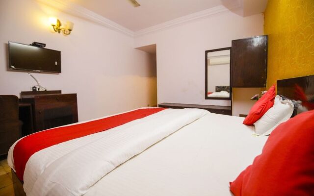 OYO 25103 Indra Sukh Palace