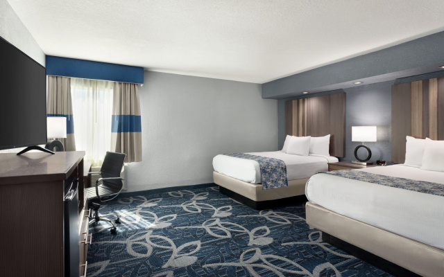 Quality Inn Shawnee North I-40