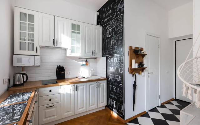 White&Black Apartments on 5th Kozhukhovskaya Street