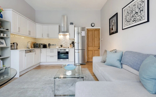 Contemporary Clapham Home Near Wandsworth Common