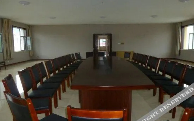 Xinzhou qi village hot spring resort yunzhongshan hotel